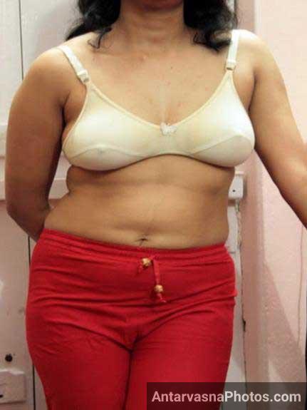 nude image me sexy dress ke sath indian babe