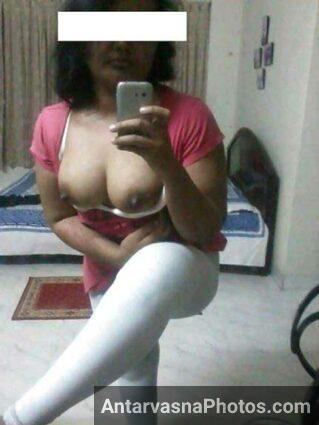 big Indian boobs ki selfie