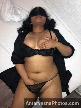 hot bhabhi fingering karte hue