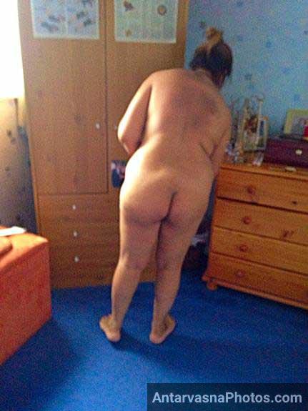 badi gaand dikha rahi he Indian aunty