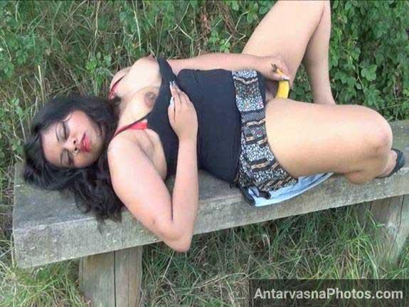 hot Indian girl kela chut me le chuki he