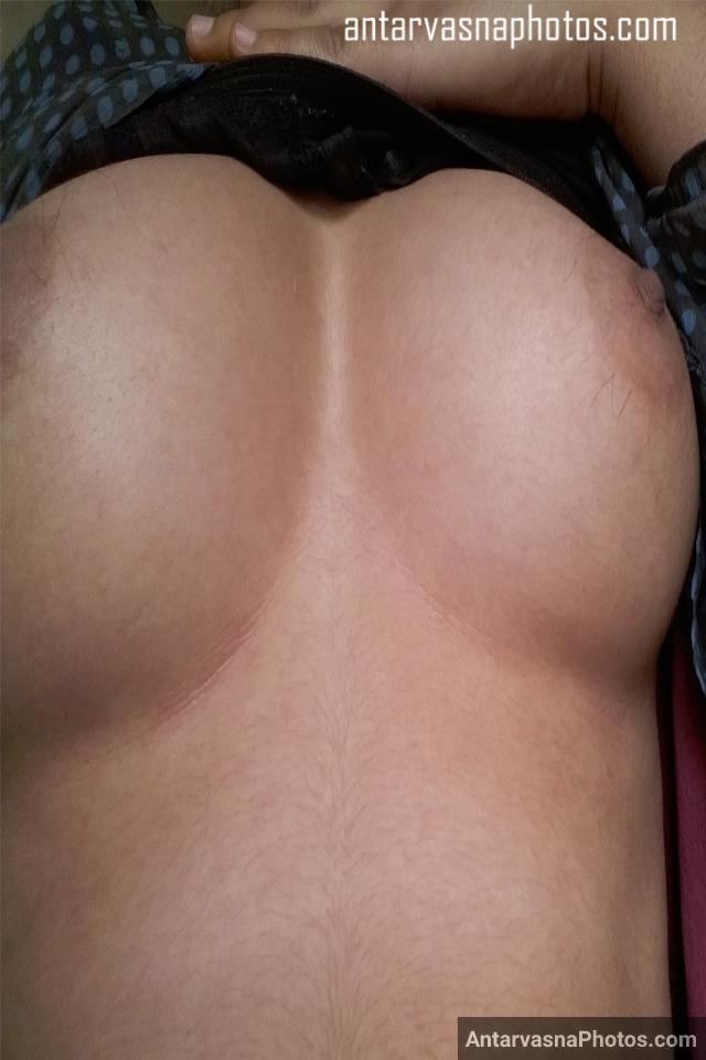 Horny Muslim teen apni boobs dikha rahi hai