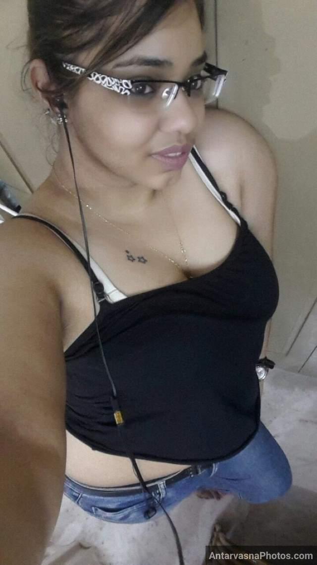 black top me telugu aunty ki hot photos