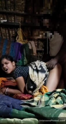 village bhabhi ki ghodi bana ke chudai xxx photos 2